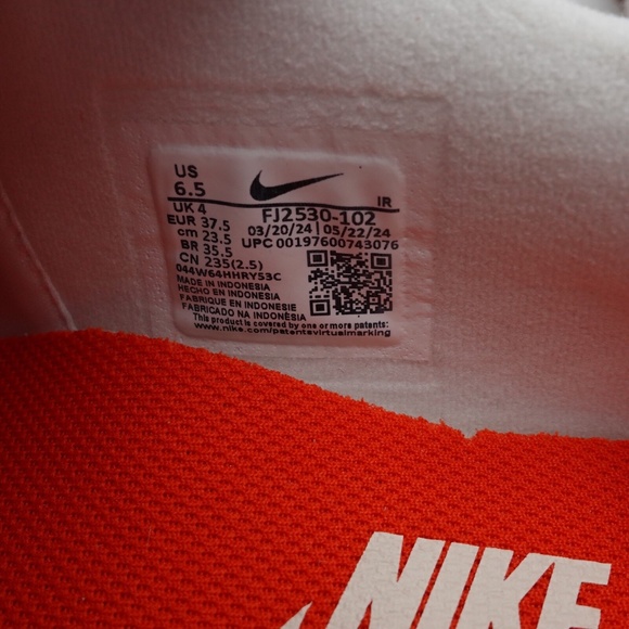 SLD NEW Nike Cortez Vintage Suede Sneakers FJ2530-102 Summit White - Picture 2 of 7